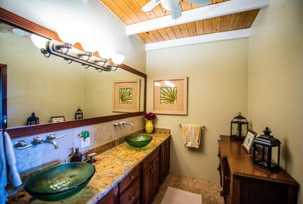 Home exchange in St John USVI, ensuite bathroom with double vanity