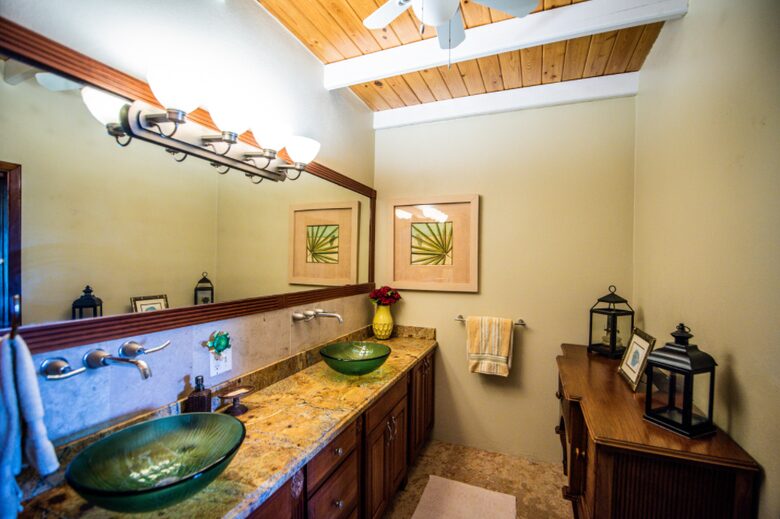 Home exchange in St John USVI, ensuite bathroom with double vanity