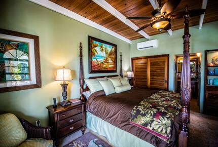 Home exchange in St John USVI, bedroom suite with king bed
