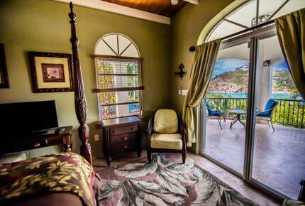 Home exchange in St John USVI, king suite with doors to balcony