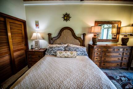 Home exchange in St John USVI, bedroom suite with queen bed