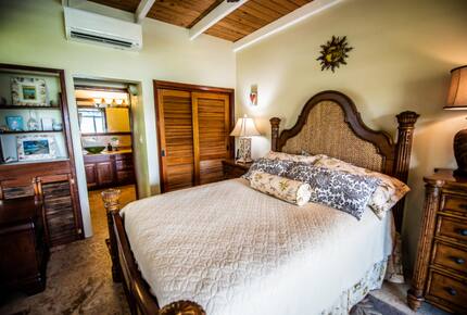 Home exchange in St John USVI, queen suite with ensuite bathroom