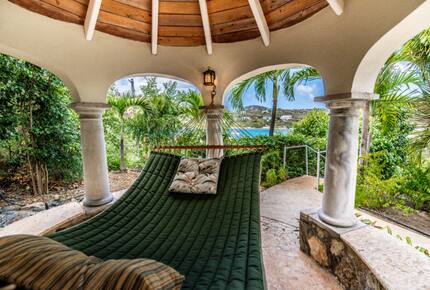 Home exchange in St John USVI, green hammock under the gazebo