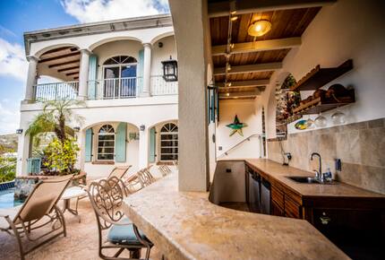 Home exchange in St John USVI, outdoor bar with sink and mini fridge