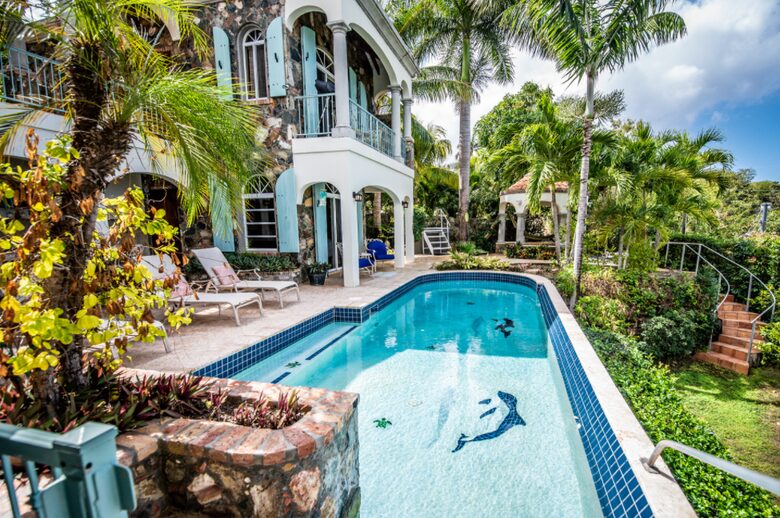 Home exchange in St John USVI with disappearing-edge pool