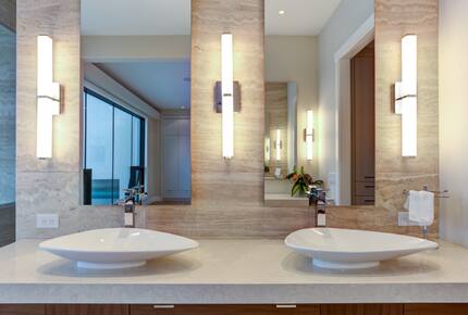 Breathtaking Solitude, Awe Inspiring Views (Year Round) - Kelowna, Canada