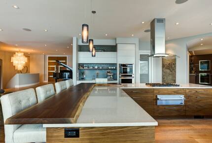 Breathtaking Solitude, Awe Inspiring Views (Year Round) - Kelowna, Canada