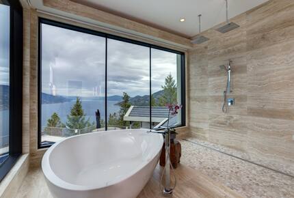 Breathtaking Solitude, Awe Inspiring Views (Year Round) - Kelowna, Canada