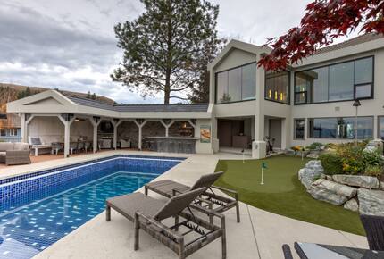 Breathtaking Solitude, Awe Inspiring Views (Year Round) - Kelowna, Canada