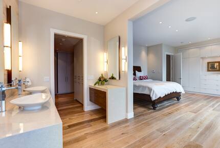 Breathtaking Solitude, Awe Inspiring Views (Year Round) - Kelowna, Canada