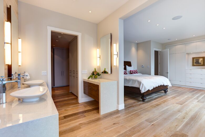 Breathtaking Solitude, Awe Inspiring Views (Year Round) - Kelowna, Canada