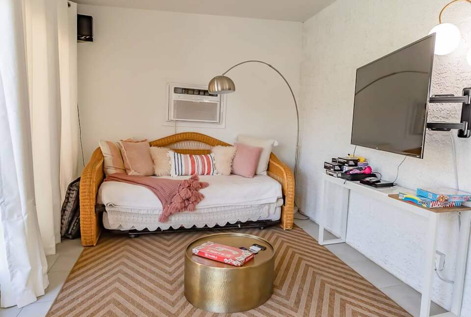 Desert Pool House in Palm Springs - Indio, California