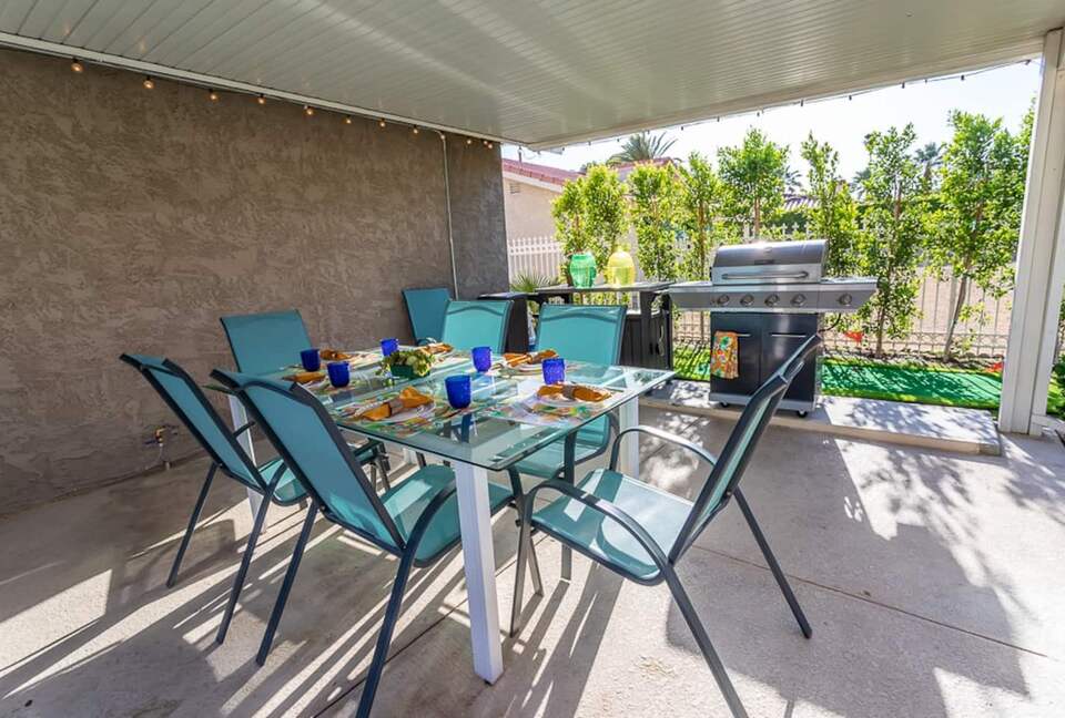 Desert Pool House in Palm Springs - Indio, California
