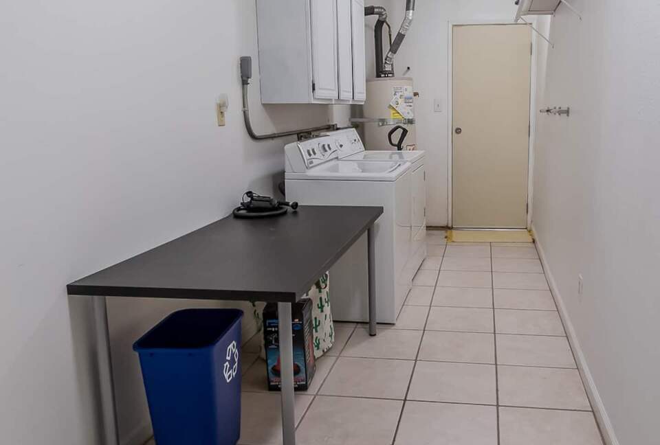 Desert Pool House in Palm Springs - Indio, California