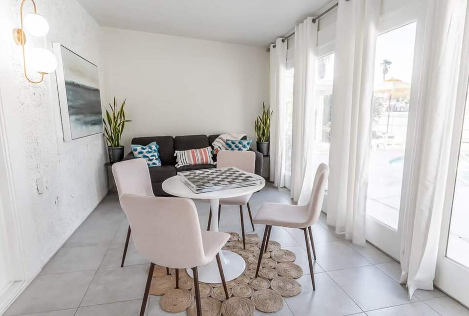 Desert Pool House in Palm Springs - Indio, California