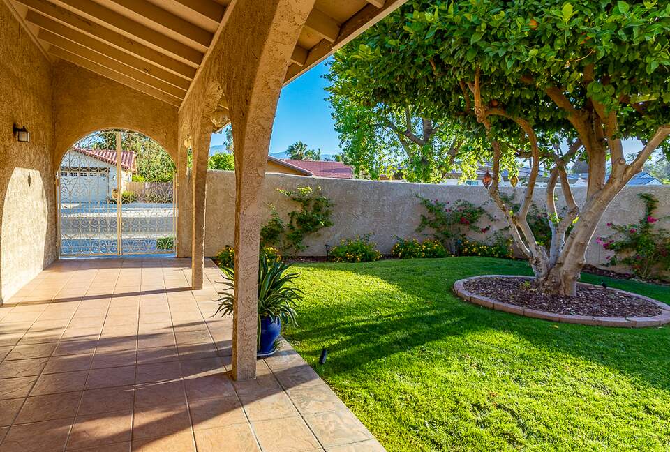 Desert Pool House in Palm Springs - Indio, California