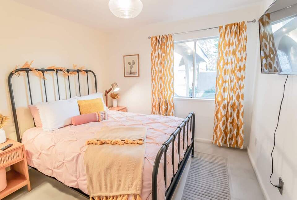 Desert Pool House in Palm Springs - Indio, California