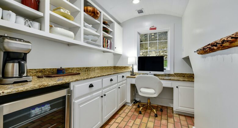 Mustard Seed with Private Dock - Austin, Texas