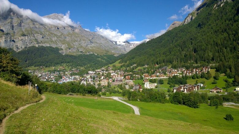 Cozy Attic Apartment overlooking the Swiss mountains - Leukerbad, Switzerland