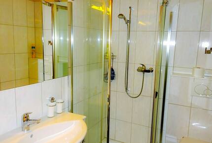 Cozy Attic Apartment overlooking the Swiss mountains - Leukerbad, Switzerland