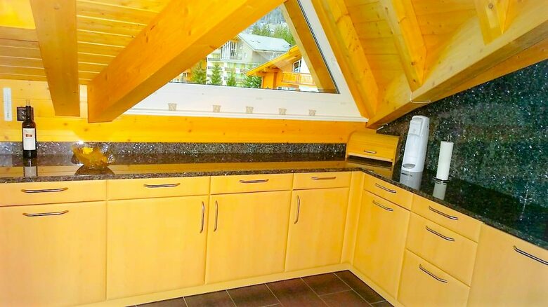 Cozy Attic Apartment overlooking the Swiss mountains - Leukerbad, Switzerland