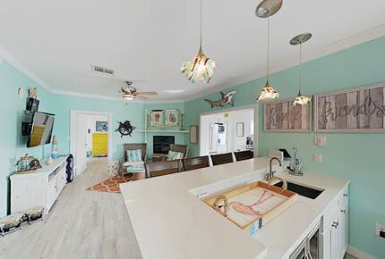 Sun and Fun Luxe Keys Home - Marathon, Florida