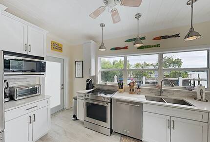 Sun and Fun Luxe Keys Home - Marathon, Florida