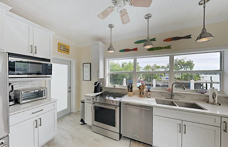 Sun and Fun Luxe Keys Home - Marathon, Florida