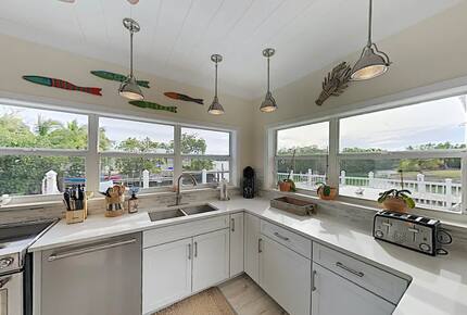 Sun and Fun Luxe Keys Home - Marathon, Florida