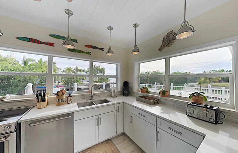 Sun and Fun Luxe Keys Home - Marathon, Florida