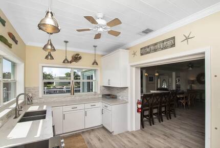 Sun and Fun Luxe Keys Home - Marathon, Florida