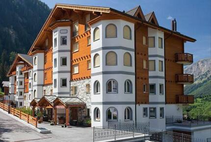 Cozy Attic Apartment overlooking the Swiss mountains - Leukerbad, Switzerland