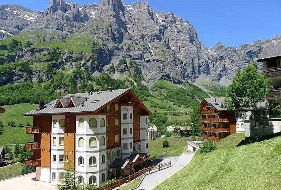 Cozy Attic Apartment overlooking the Swiss mountains - Leukerbad, Switzerland