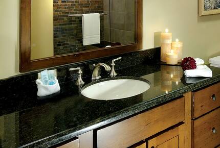 Home exchange in Aspen CO, master bathroom