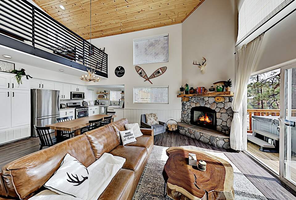 Cabin by the Lake | Gilner Point | Private Hot Tub - Big Bear Lake, California