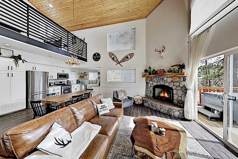 Cabin by the Lake | Gilner Point | Private Hot Tub - Big Bear Lake, California