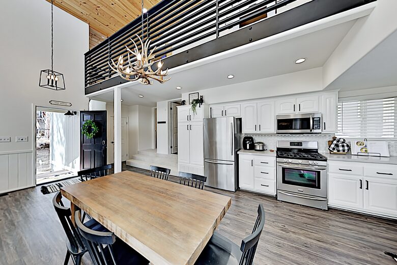 Cabin by the Lake | Gilner Point | Private Hot Tub - Big Bear Lake, California