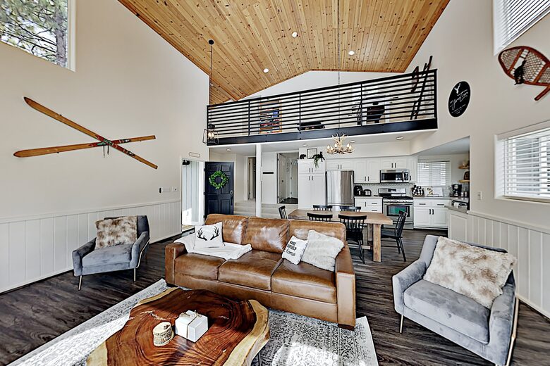 Cabin by the Lake | Gilner Point | Private Hot Tub - Big Bear Lake, California