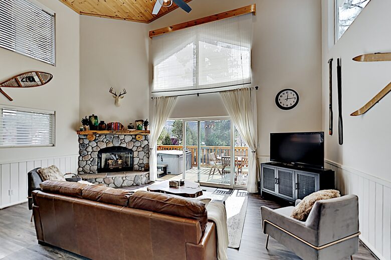 Cabin by the Lake | Gilner Point | Private Hot Tub - Big Bear Lake, California