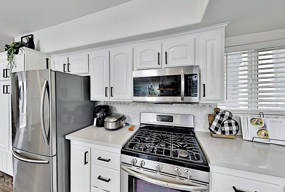 Cabin by the Lake | Gilner Point | Private Hot Tub - Big Bear Lake, California