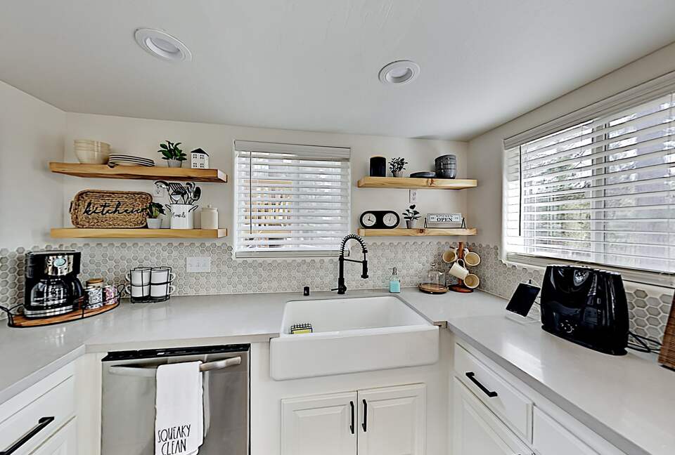 Cabin by the Lake | Gilner Point | Private Hot Tub - Big Bear Lake, California