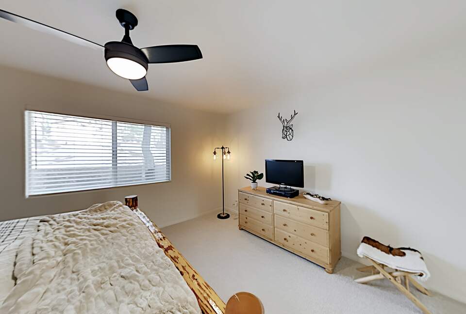 Cabin by the Lake | Gilner Point | Private Hot Tub - Big Bear Lake, California