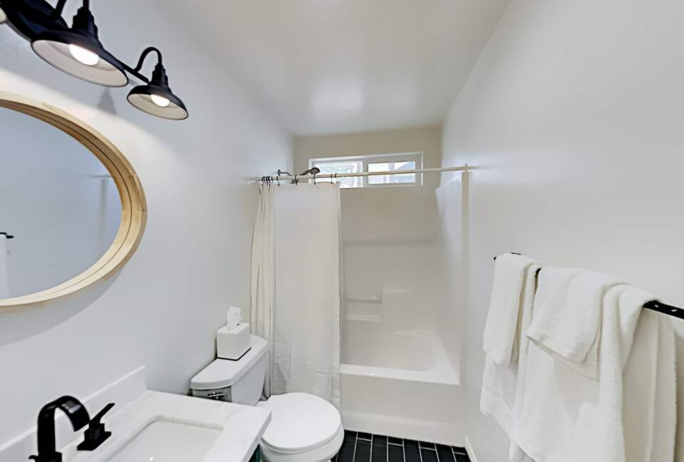 Cabin by the Lake | Gilner Point | Private Hot Tub - Big Bear Lake, California