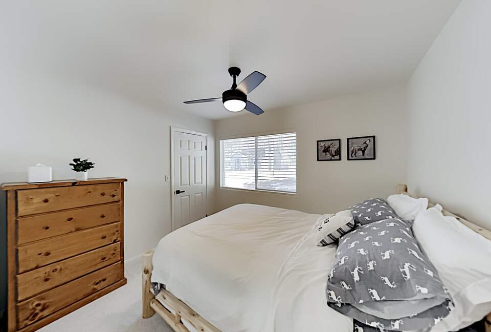 Cabin by the Lake | Gilner Point | Private Hot Tub - Big Bear Lake, California