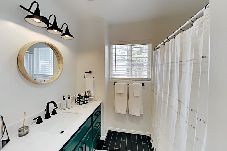 Cabin by the Lake | Gilner Point | Private Hot Tub - Big Bear Lake, California