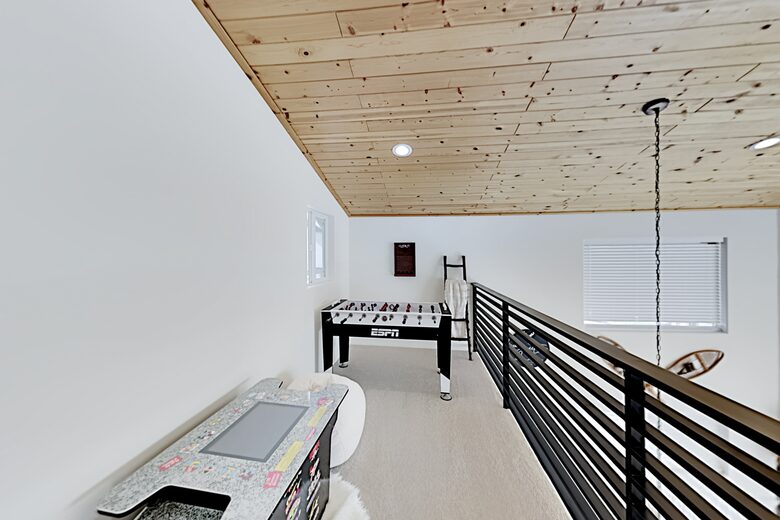 Cabin by the Lake | Gilner Point | Private Hot Tub - Big Bear Lake, California