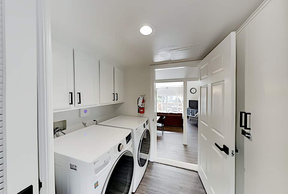 Cabin by the Lake | Gilner Point | Private Hot Tub - Big Bear Lake, California