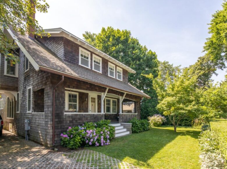 Vineyard Time - Edgartown, Massachusetts