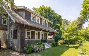Vineyard Time - Edgartown, Massachusetts