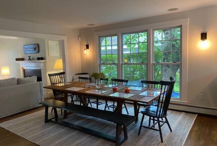 Vineyard Time - Edgartown, Massachusetts